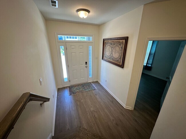 Foto del edificio - Call Amanda Tate at (757)289-6810 for more information