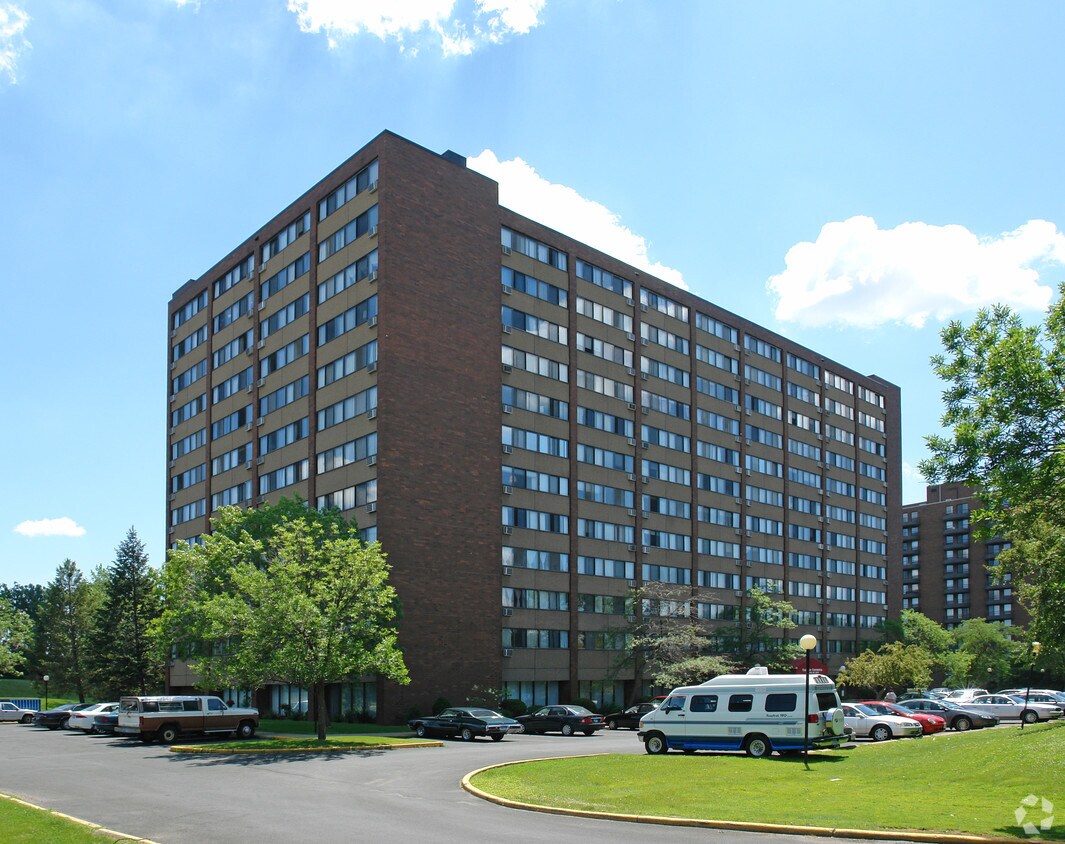 Yorktown Continental Apartment Edina, MN
