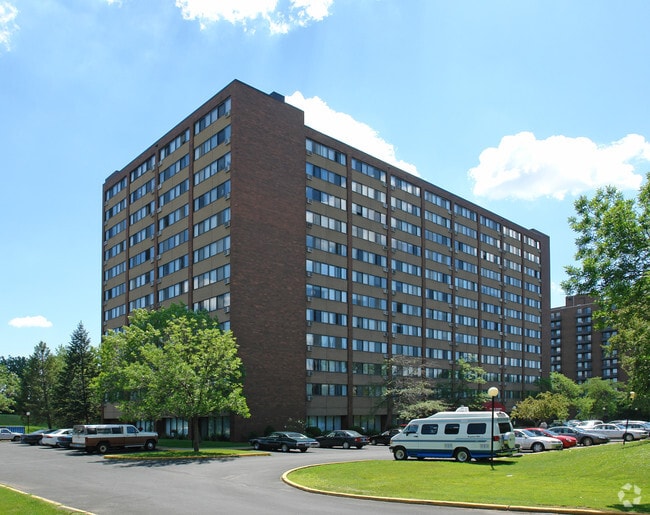 Building Photo - Yorktown Commons
