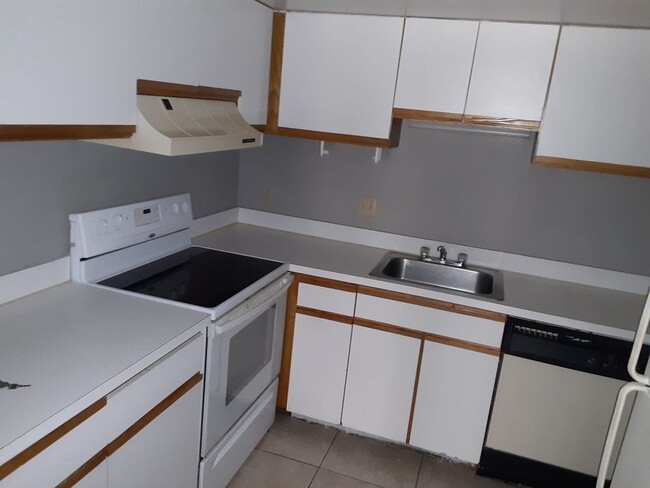 Building Photo - 1 Bed / 1 Bath available on Avalon Condo, ...