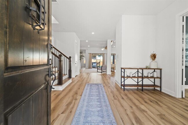 Building Photo - 18406 Westcave Creek Dr