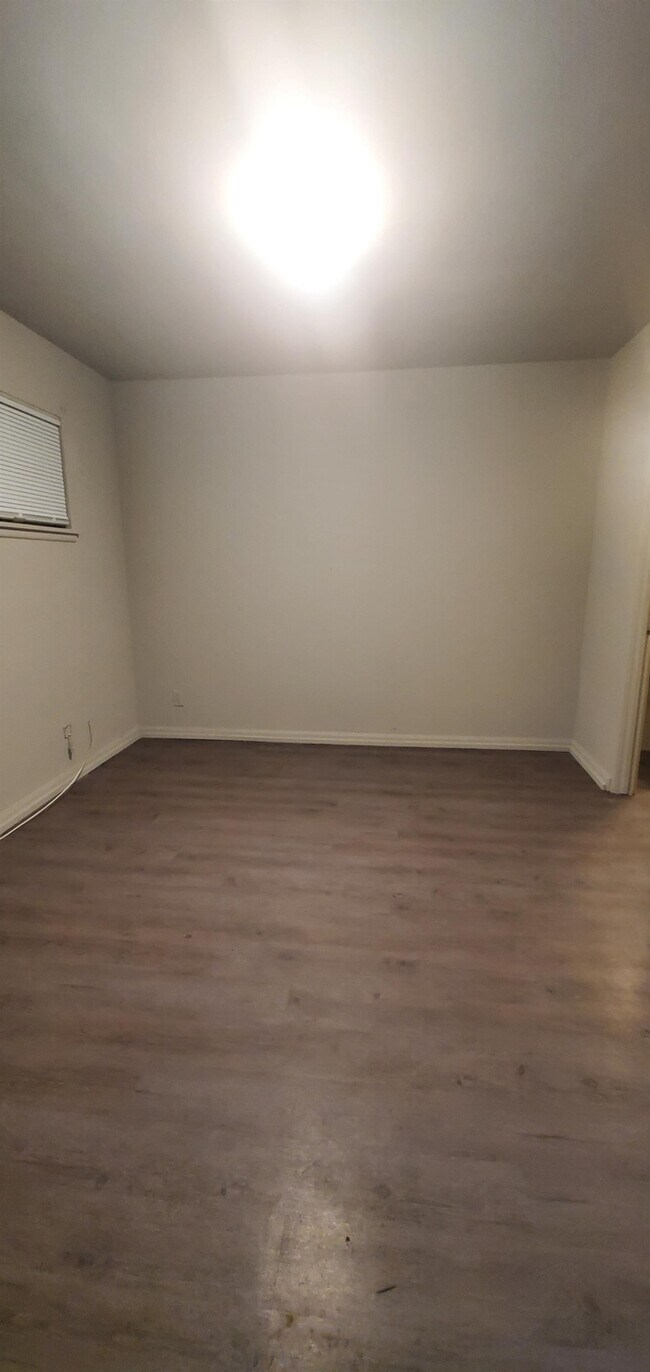 Building Photo - Affordable Modern Townhome for lease!