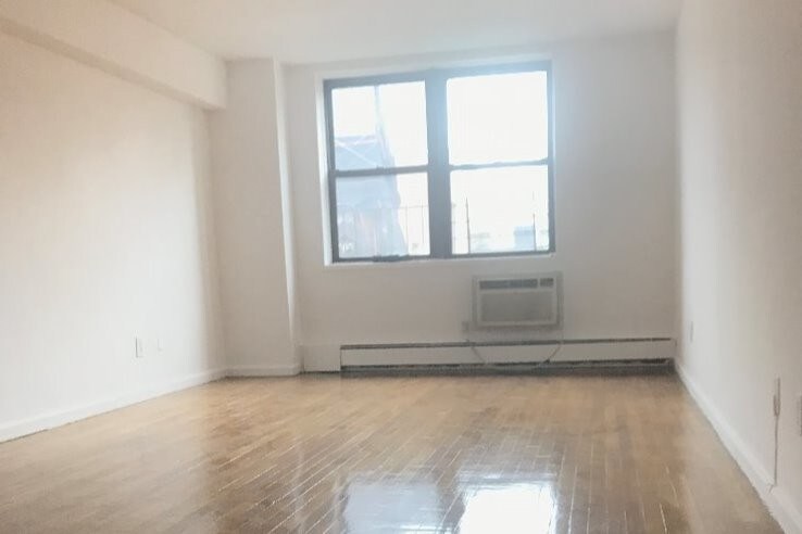 Primary Photo - 404 E 74th St