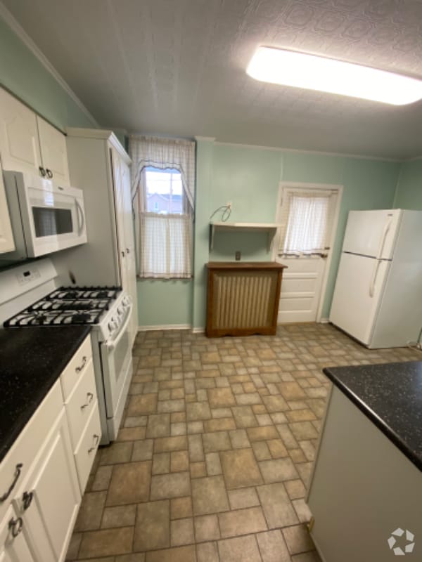 Building Photo - 207 Loucks Ave