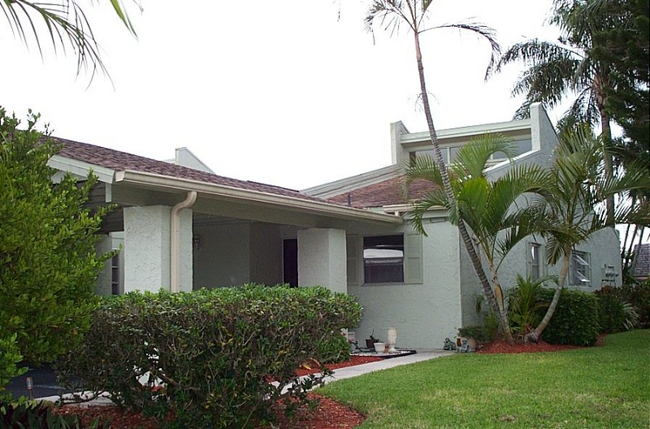 Building Photo - 400 Charlemagne Blvd
