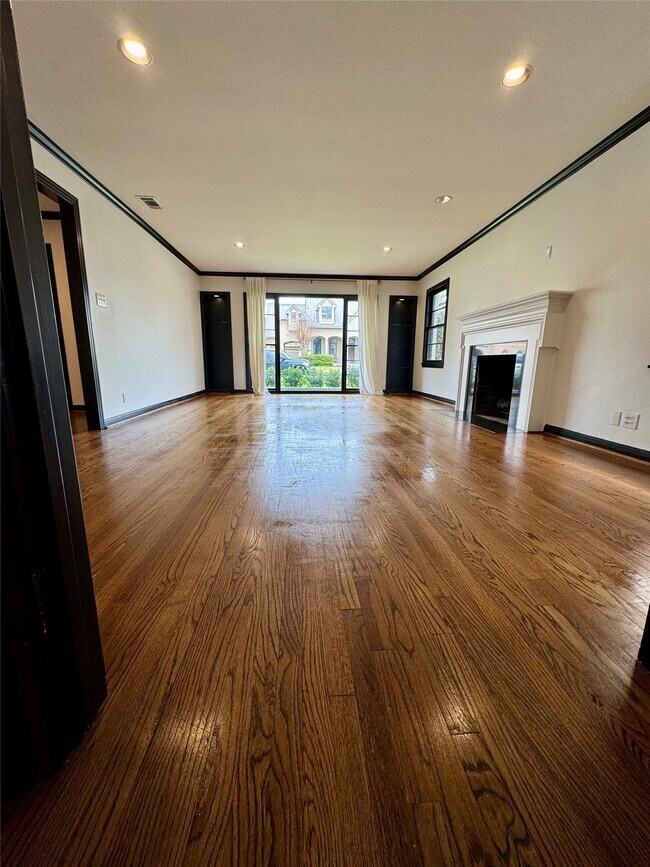 Foto del edificio - 3805 Piping Rock Ln