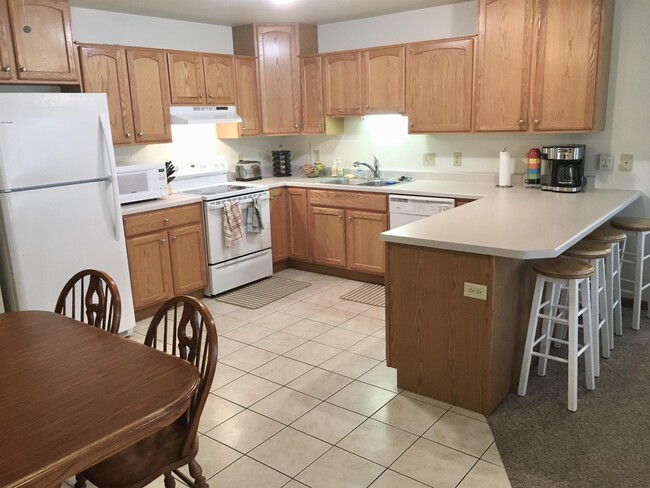 Building Photo - 263 Meadowside Dr