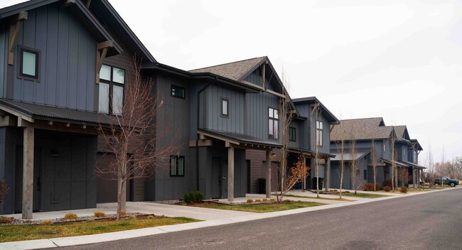 Building Photo - Live on the "Quiet Side of the Tetons"