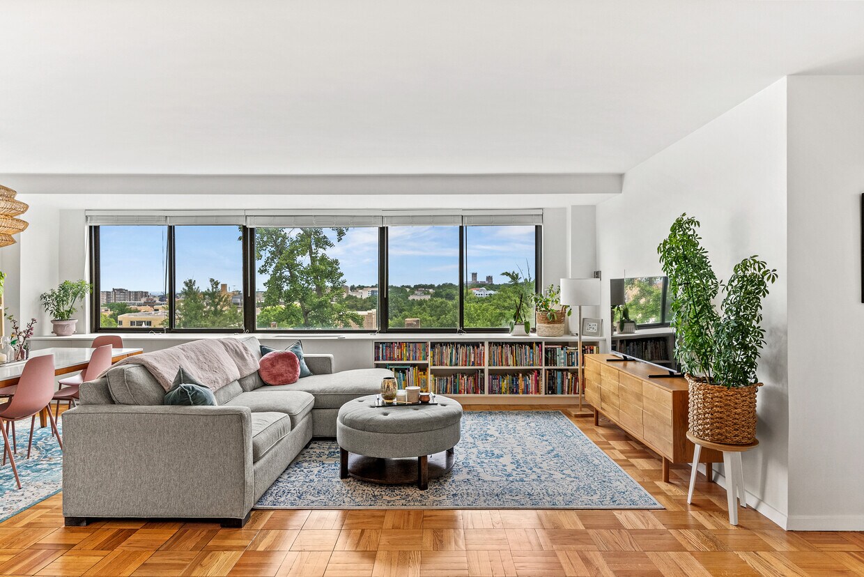 Foto principal - 4740 Connecticut Ave NW
