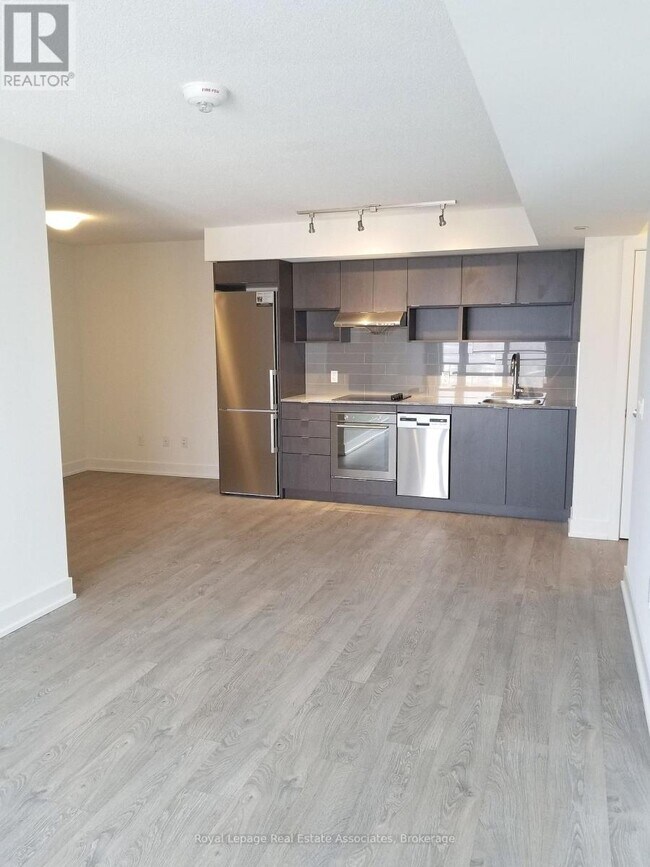 Photo du bâtiment - 7 Mabelle Ave