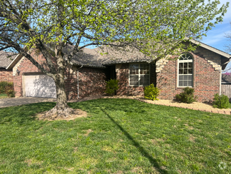 Building Photo - 885 W Dustin Ln