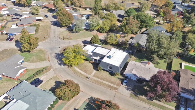 Building Photo - Opportunity Knocking with this HUGE home available for Rent to Own or Lease!