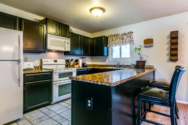 Foto del edificio - 3837 Smoke Tree Dr