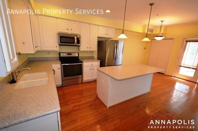 Building Photo - 66 Harbour Heights Dr