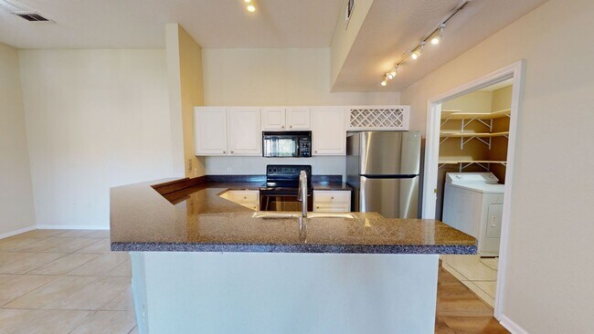 Foto del edificio - Nice 2 bedroom, 2 bathroom condo for rent ...