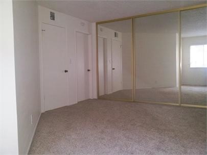 Foto del edificio - 2410 Sunny Ln