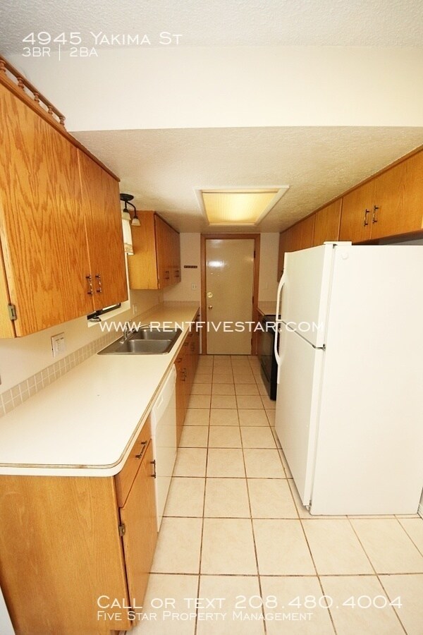 Foto del edificio - RARE Vacancy! This 3 bedroom 2 bathroom ho...