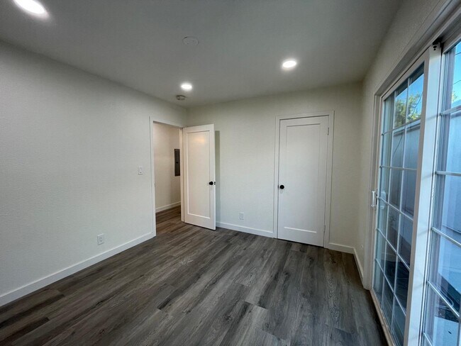 Foto del edificio - 538 N Monroe St