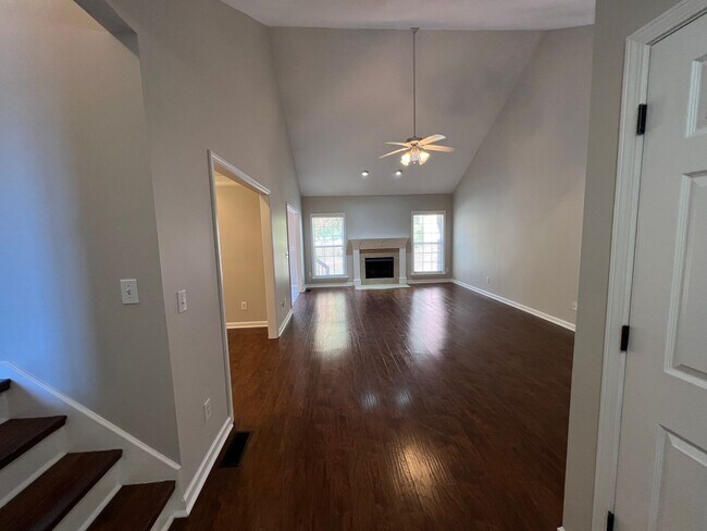 Foto del edificio - 3BR 2BA + Bonus Room Home on Cookstown in ...