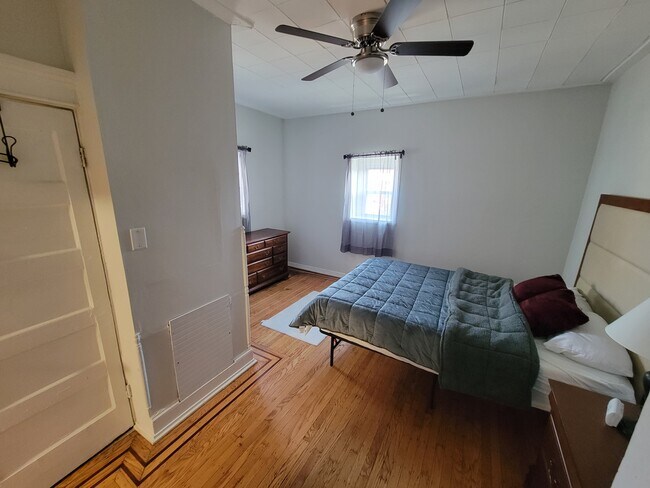 Foto del edificio - 900 Chauncey Ave
