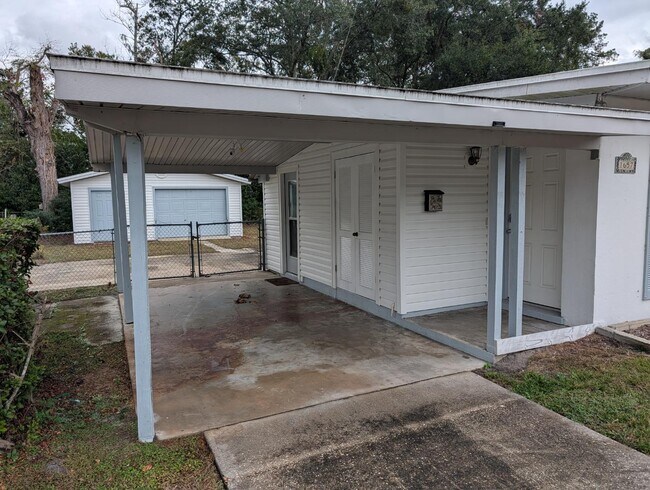 Building Photo - 1657 Louvre Dr