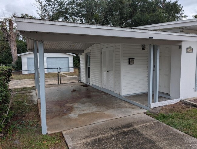 Photo - 1657 Louvre Dr House