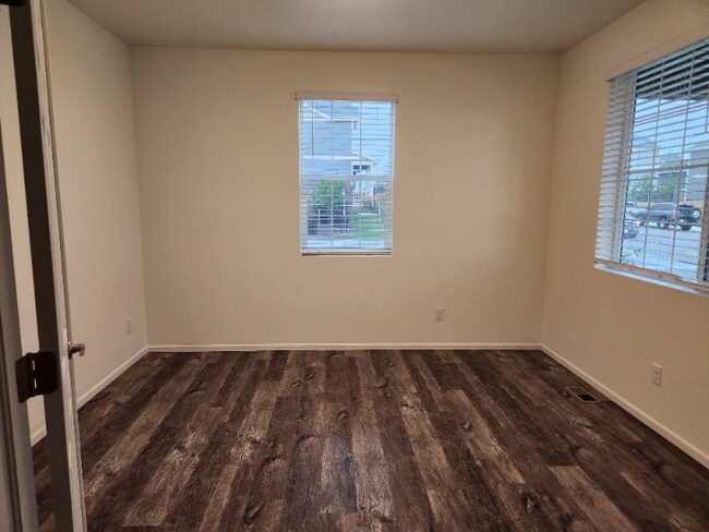 Foto del edificio - 3207 Meadow Gate Dr