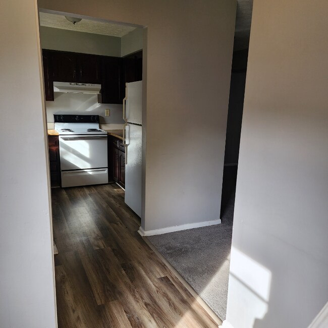 Foto del edificio - 1319 Cedarwood Dr