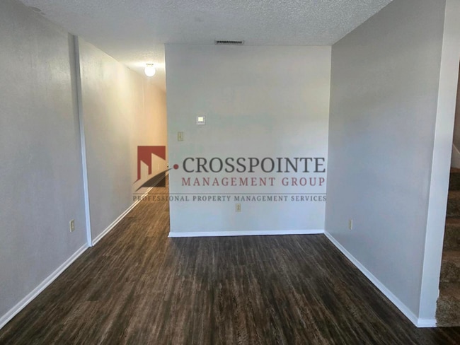 Foto del edificio - Available Now! Spacious 2-Bedroom, 1.5-Bath Townhome in White Oak!