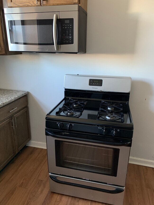 Foto del edificio - 104 Chester Ave