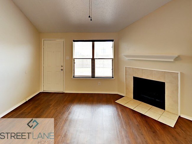 Building Photo - One Month Free Rent!