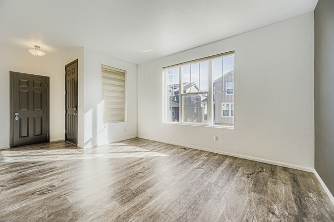 Building Photo - 15765 E Otero Ave