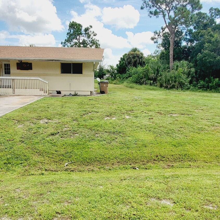 Primary Photo - 732/734 Gerald Avenue