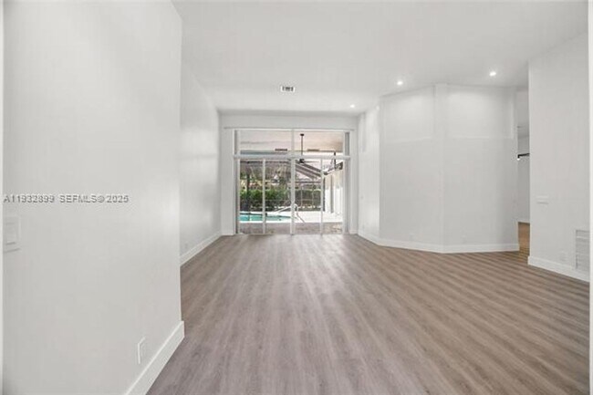 Foto del edificio - 2611 Oakbrook Ln