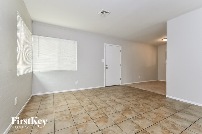 Building Photo - 5236 Apple Valley Ln