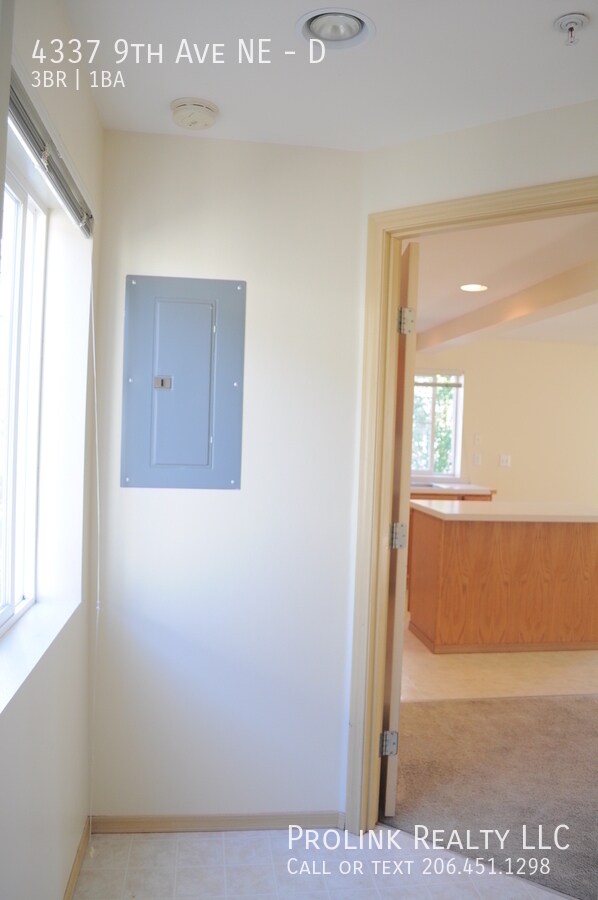 Foto del edificio - 4337 9th Ave NE