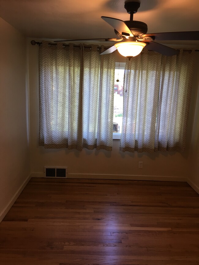 Foto del edificio - 1035 Amherst St