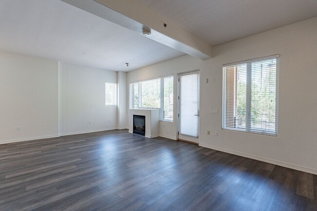 Building Photo - 16 W Encanto Blvd