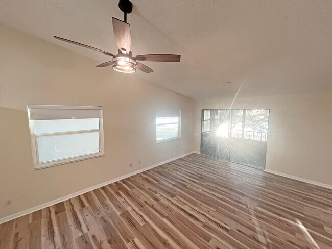 Foto del edificio - 26 Aledo Ct