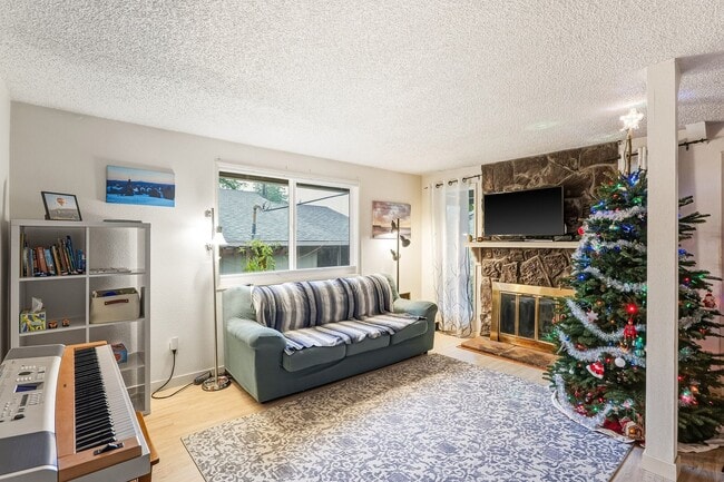 Foto del edificio - 3 Bedroom, 2 Bath House Near Portland Community College on Quiet Dead-end Street