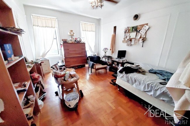 Foto del edificio - 614 40th Street #A8R