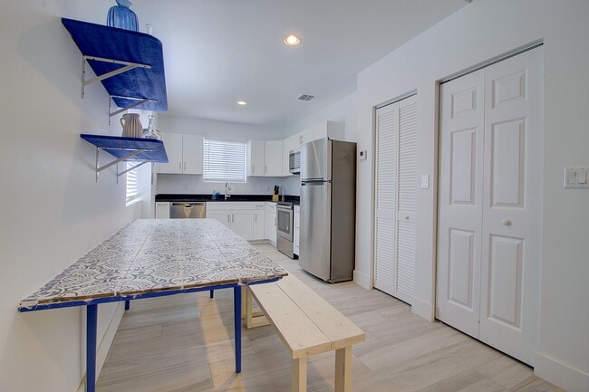 Building Photo - 753 NW 30th St