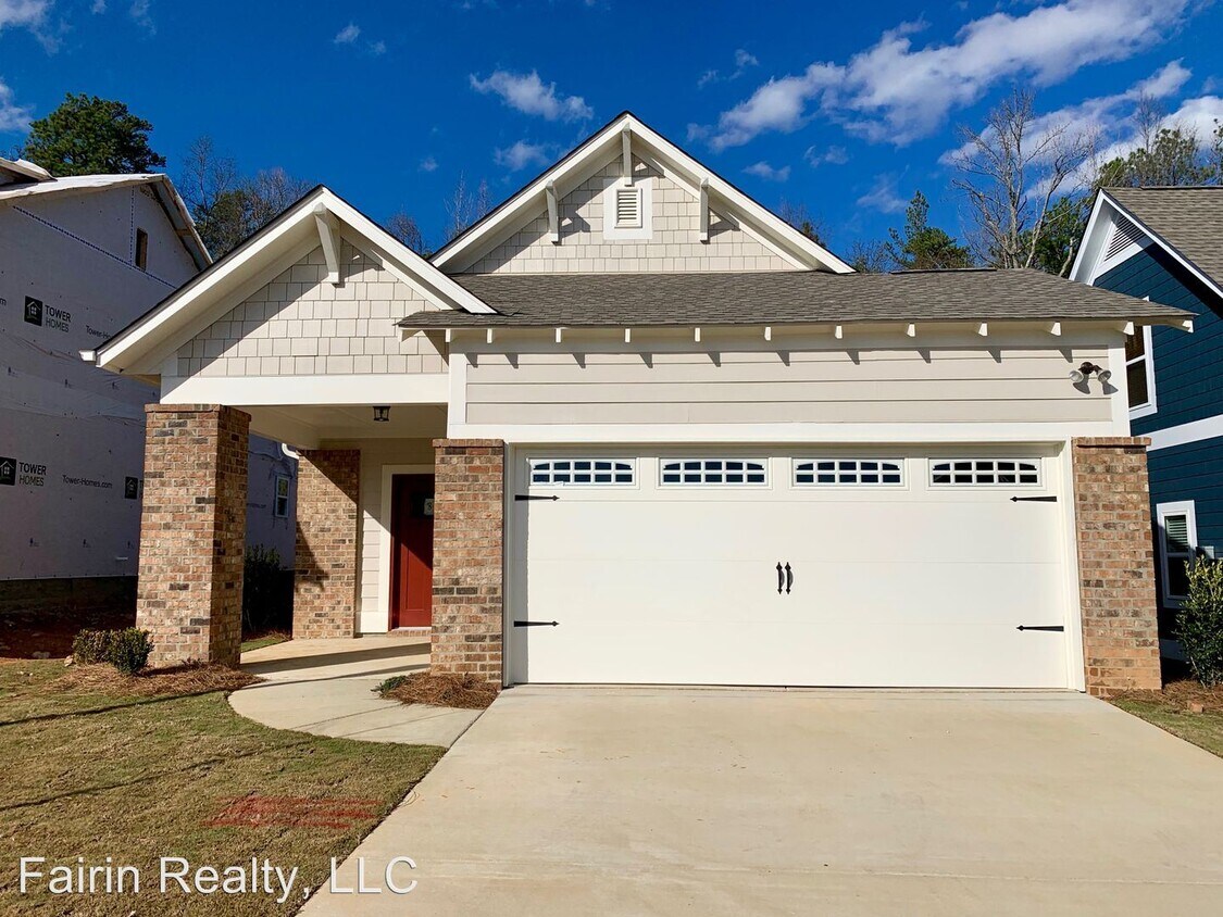 Foto principal - 3 br, 2 bath House - 2799 Village Lane