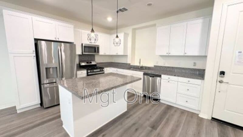 Primary Photo - 6072 Sendero Ave