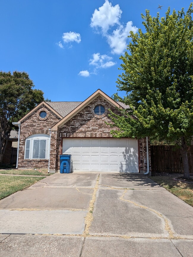 Building Photo - 2077 Sienna Trl