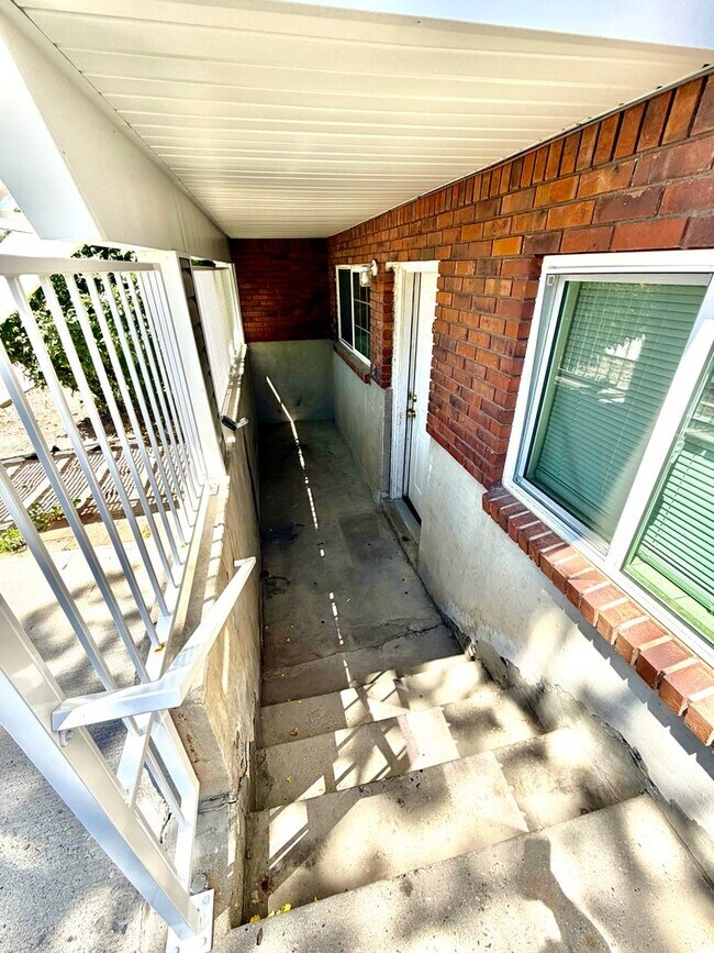 Foto del edificio - 8287 Ivy Dr