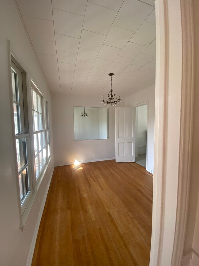 Building Photo - 1206 Beverly Green Dr
