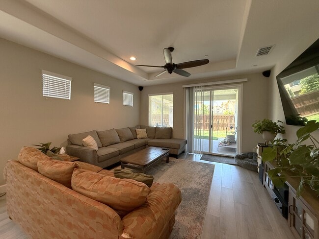 Building Photo - 3493 Rogue River Dr
