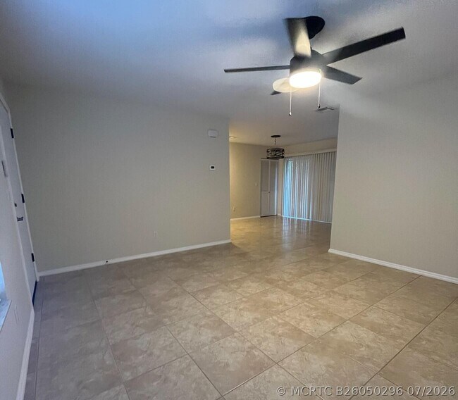 Foto del edificio - 2030 SE Watercrest St