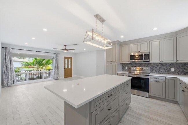 Photo - 2120 NE 62nd Ct House
